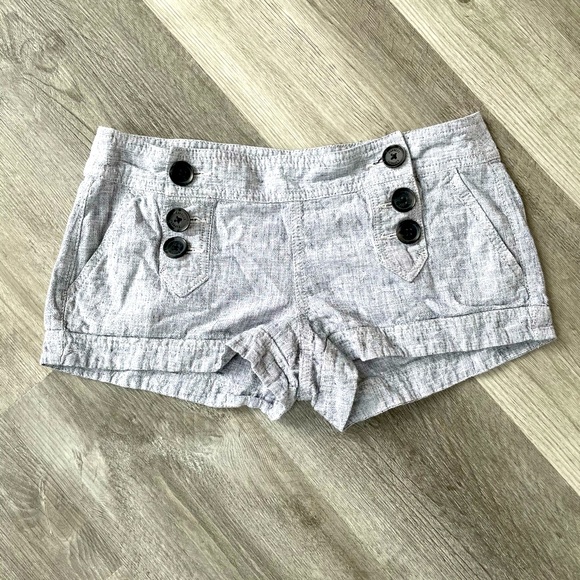 Express Women’s Linen Shorts - Picture 1 of 3